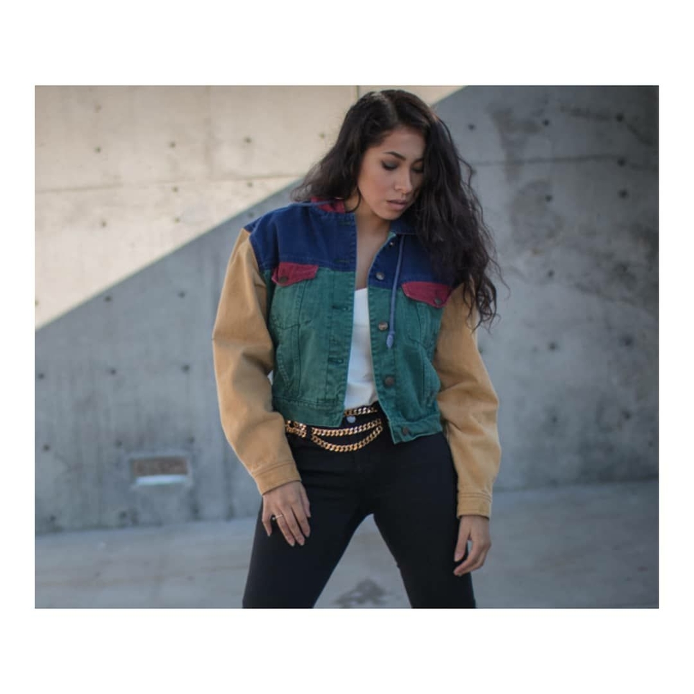 XOXO Welcome to my Closet! Please Comment & Share